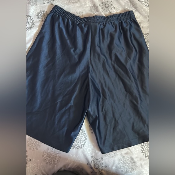 Vintage Nike navy blue shorts - Picture 2 of 3